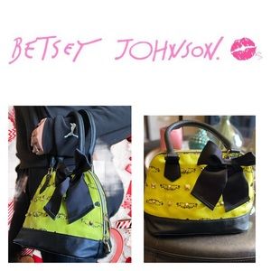 Betsy Johnson Rare lime color bag